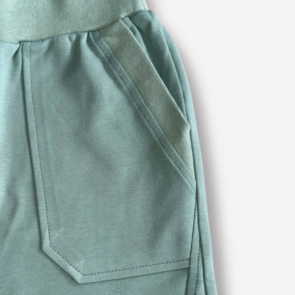 Grüne French Terry Jogginghose für Jungen, bequem & handgemacht in Berlin